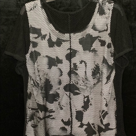 Netted blouse - Picture 2 of 2